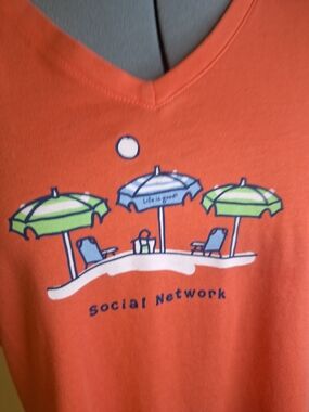 Life Is Good Orange V-Neck Tee with Beach Umbrella Graphic Size Large